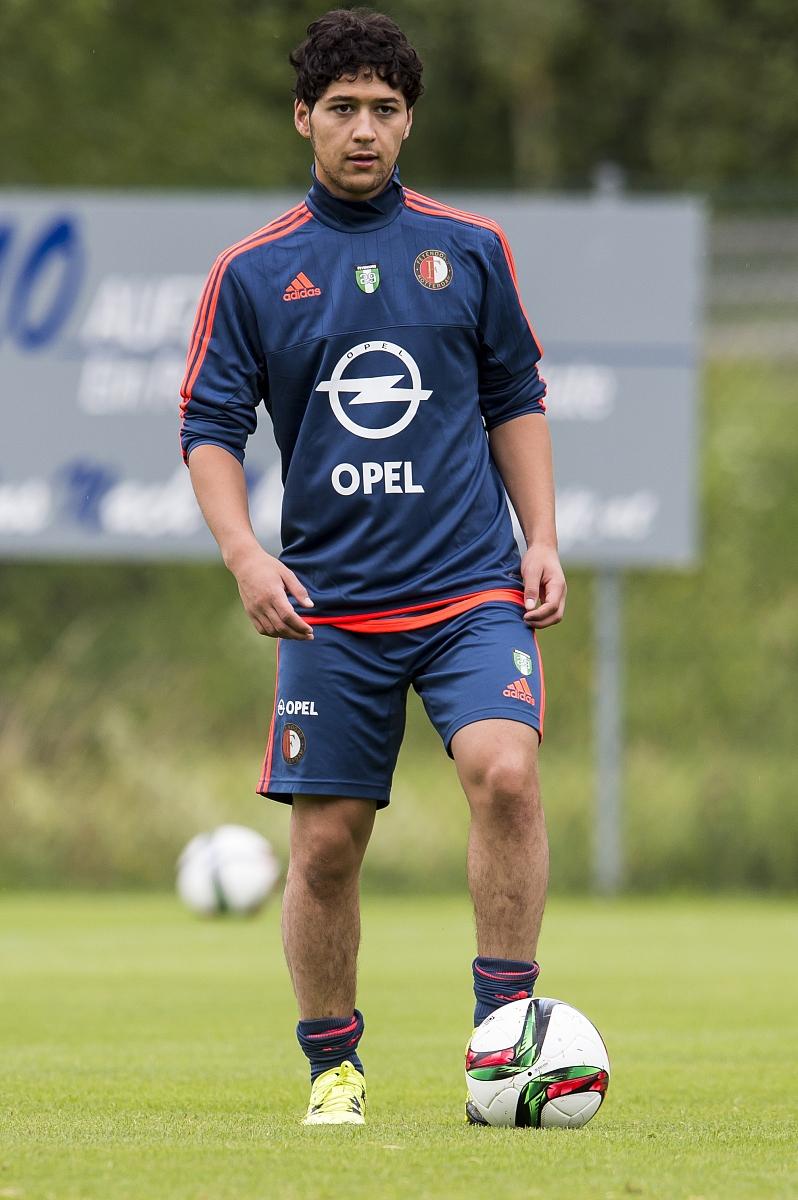 今晨比利亚雷亚尔备战亚冠；伤情更新细节曝光；气氛紧张；球队文化再被提及的简单介绍雷竞技官网