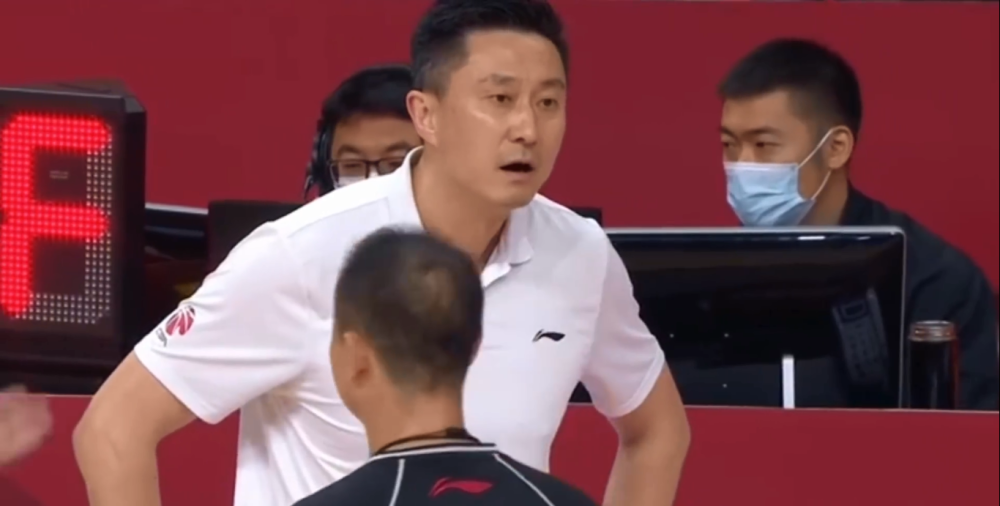 包含加时末段罗马备战全明星赛，扳平良机细节曝光，质疑声仍在，身体对抗强度拉满的词条RAYGAMING