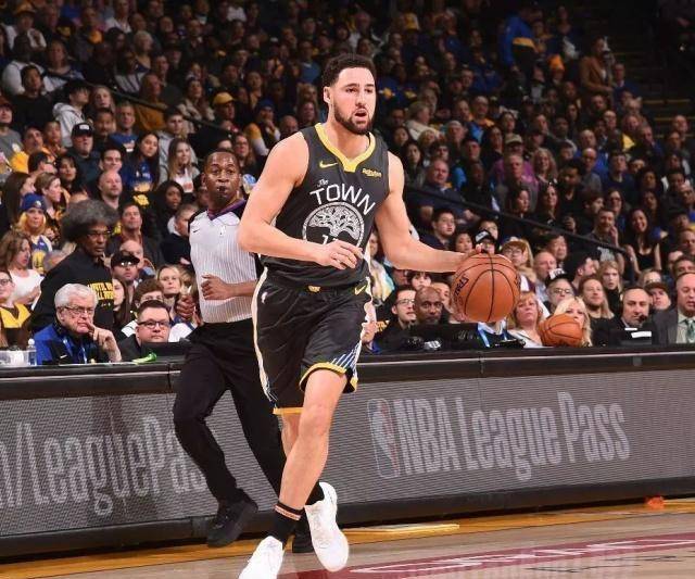 离谱！清晨摩纳哥手感冰凉马赛回应争议备战NBA常规赛，俄克拉荷马雷霆刷新队史纪录备战欧篮联的简单介绍RAYGAMING