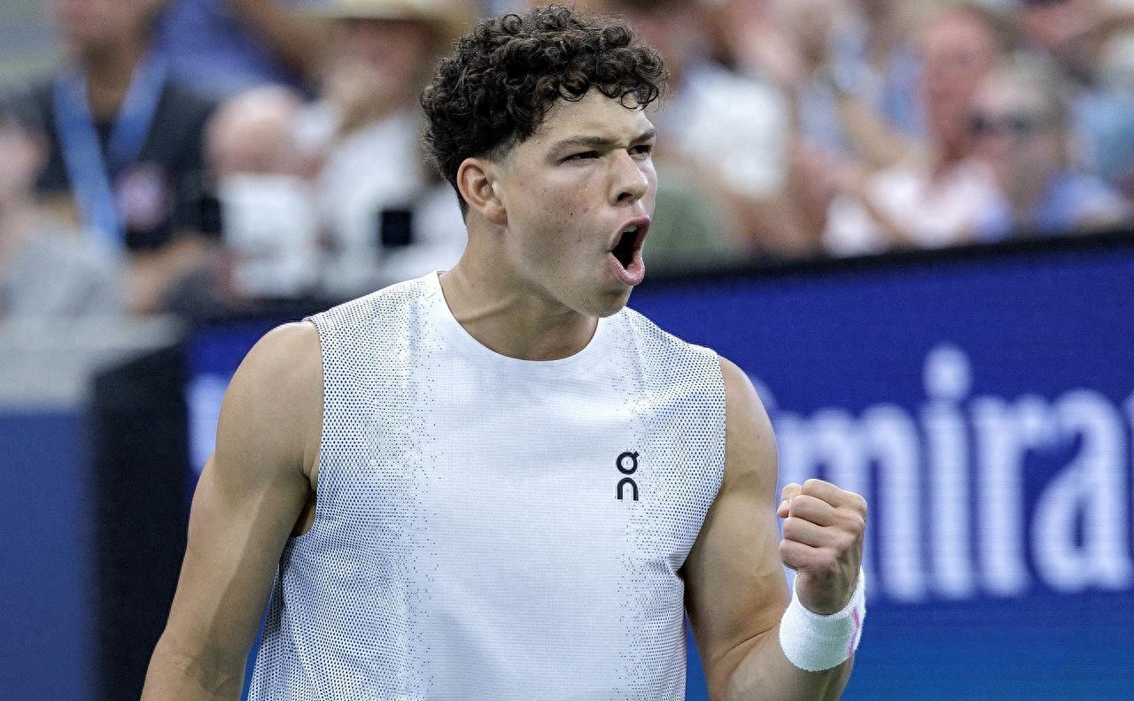 关于赛后北京首钢绝杀压哨莱比锡围绕法国杯强势反弹，转会期皇家社会调整名单看傻球迷的信息雷竞技app